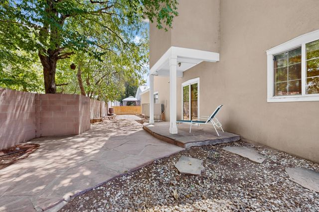 1531 Phoenix Avenue NW, Albuquerque, NM 87107
