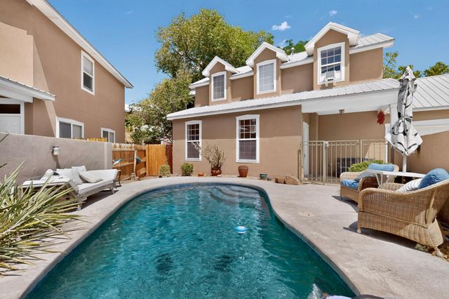 1531 Phoenix Avenue NW, Albuquerque, NM 87107