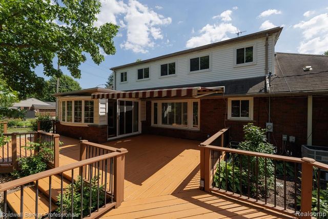 1416 N Renaud Road, Grosse Pointe Woods, MI 48236