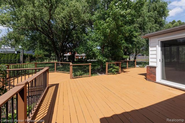 1416 N Renaud Road, Grosse Pointe Woods, MI 48236