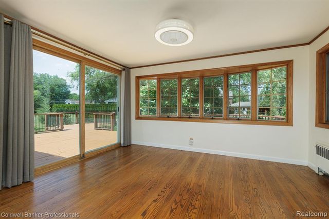 1416 N Renaud Road, Grosse Pointe Woods, MI 48236