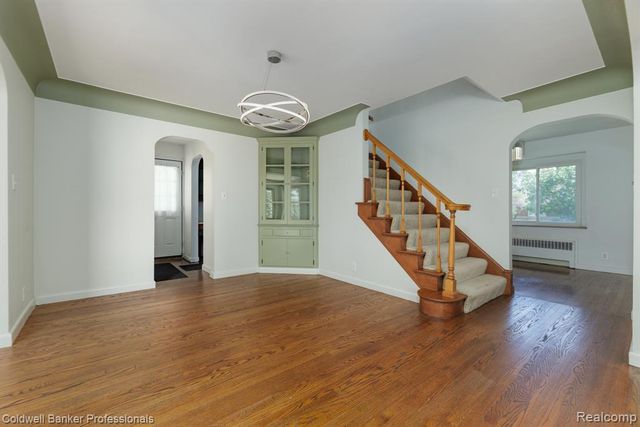1416 N Renaud Road, Grosse Pointe Woods, MI 48236