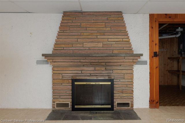 1416 N Renaud Road, Grosse Pointe Woods, MI 48236