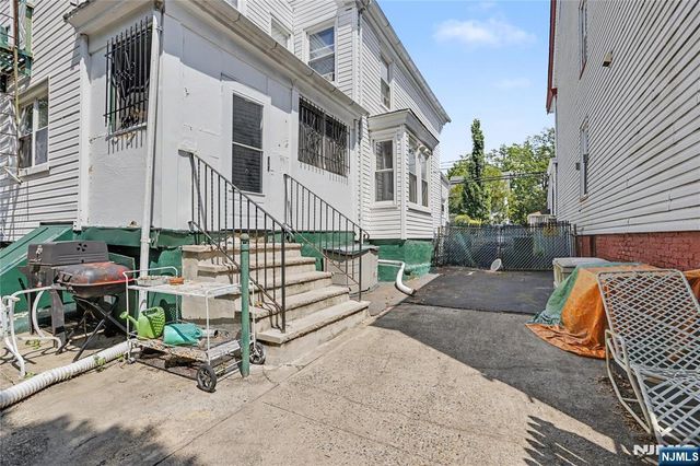 77 Orange Avenue, Irvington, NJ 07111