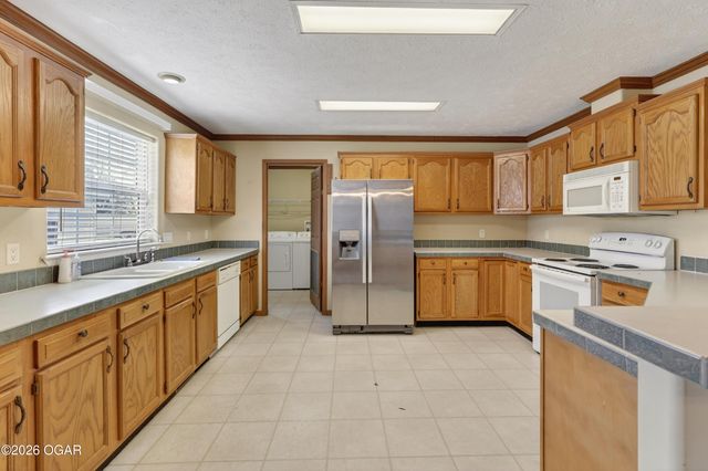 202 N Delaware Avenue, Columbus, KS 66725