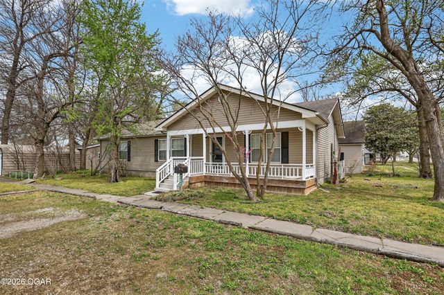 202 N Delaware Avenue, Columbus, KS 66725