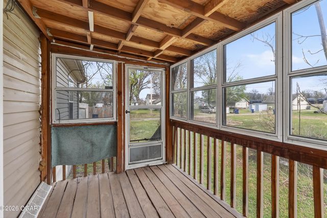 202 N Delaware Avenue, Columbus, KS 66725