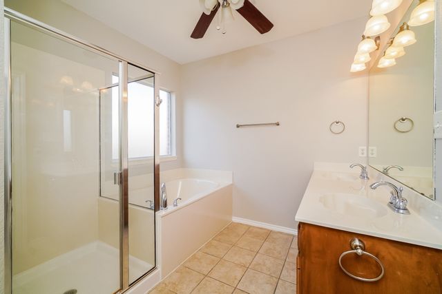 1104 Hearthstone Drive, Burleson, TX 76028