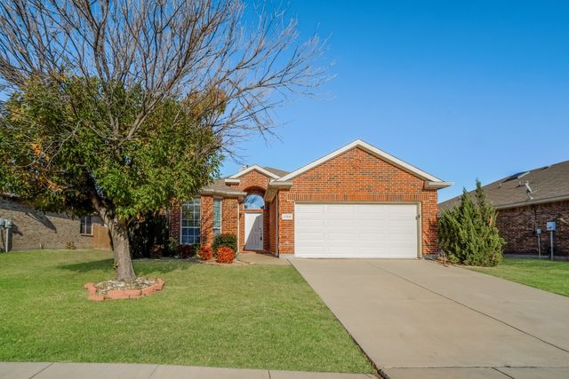 1104 Hearthstone Drive, Burleson, TX 76028