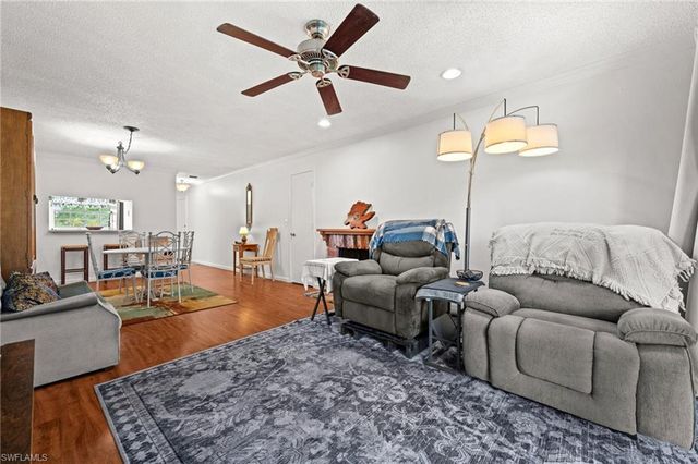 7001 New Post DR 3, North Fort Myers, FL 33917