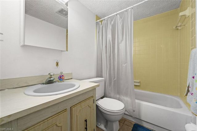 7001 New Post DR 3, North Fort Myers, FL 33917