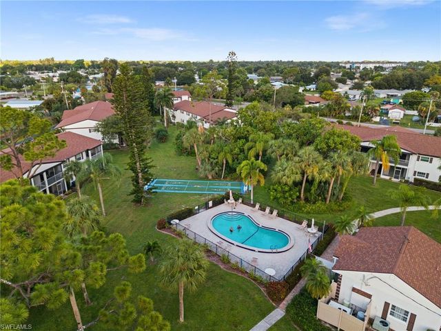 7001 New Post DR 3, North Fort Myers, FL 33917
