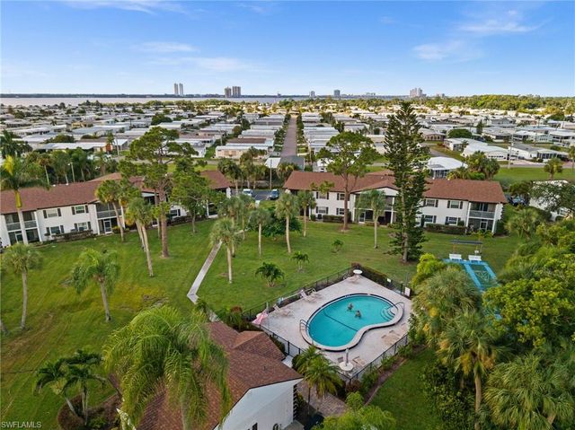 7001 New Post DR 3, North Fort Myers, FL 33917