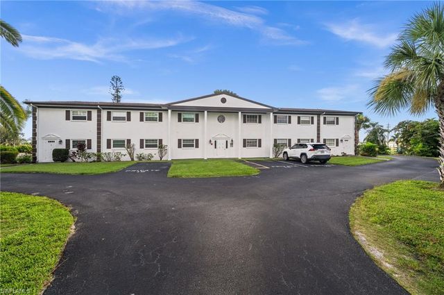 7001 New Post DR 3, North Fort Myers, FL 33917