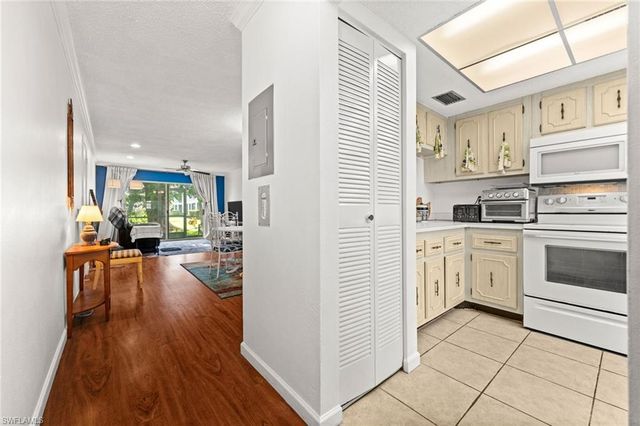 7001 New Post DR 3, North Fort Myers, FL 33917