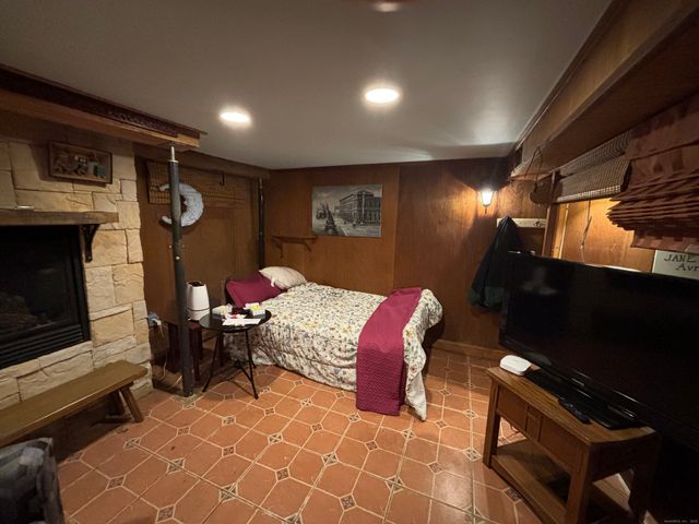 180 Bailey Road, Middletown, CT 06457