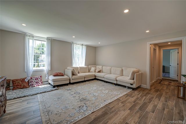 68 Nassau Road, Huntington, NY 11743