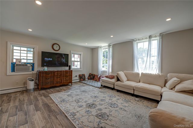68 Nassau Road, Huntington, NY 11743