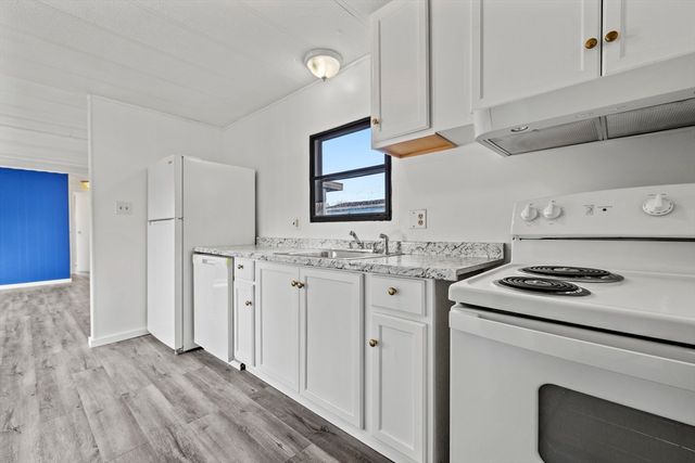 22 Southway, Taunton, MA 02720