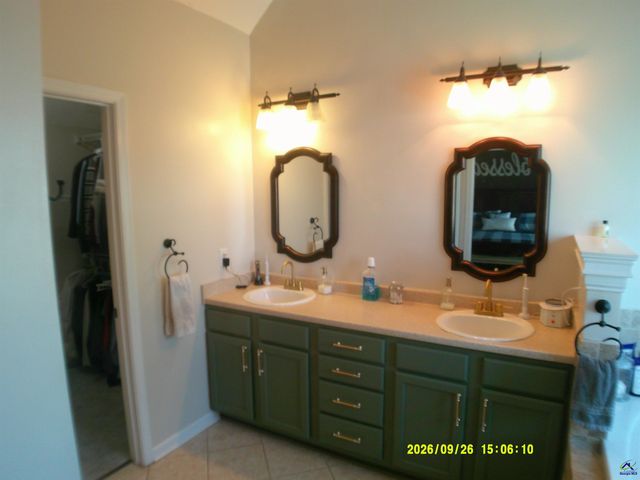 202 Meyers Lake Drive, Warner Robins, GA 31088
