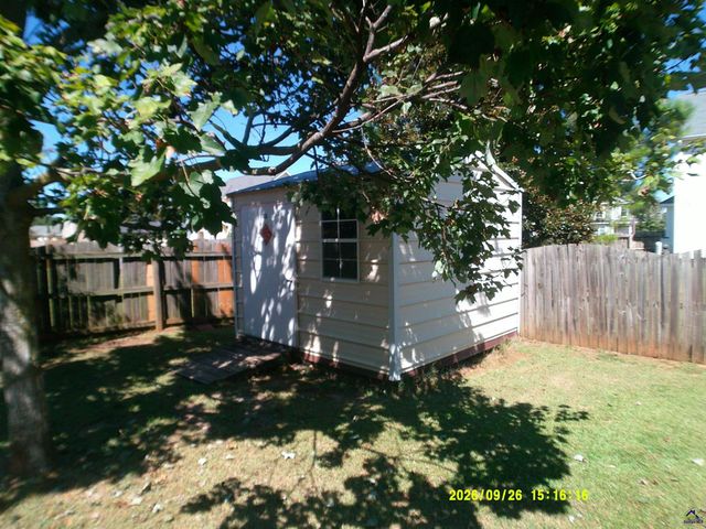 202 Meyers Lake Drive, Warner Robins, GA 31088