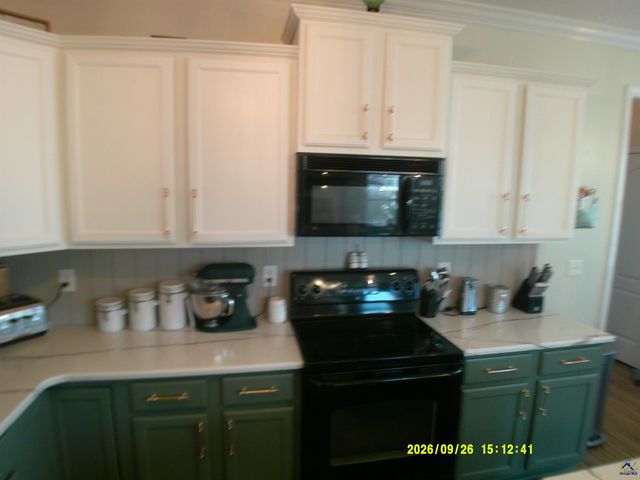 202 Meyers Lake Drive, Warner Robins, GA 31088