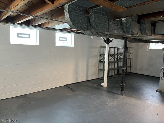 390 E 210th Street, Euclid, OH 44123
