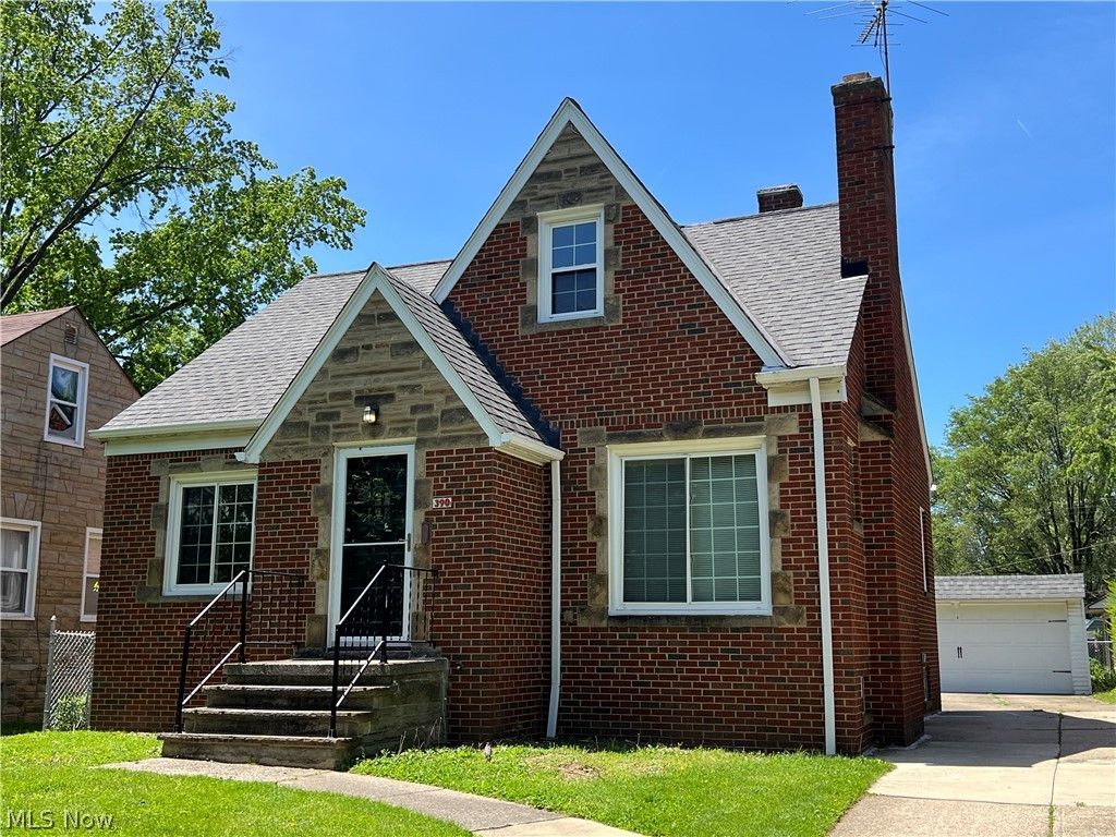 390 E 210th Street, Euclid, OH 44123