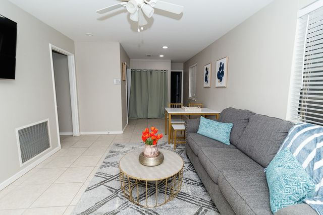 745 E Washington Street, Shreveport, LA 71104