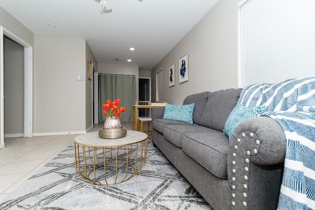 745 E Washington Street, Shreveport, LA 71104