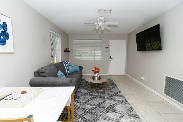 745 E Washington Street, Shreveport, LA 71104