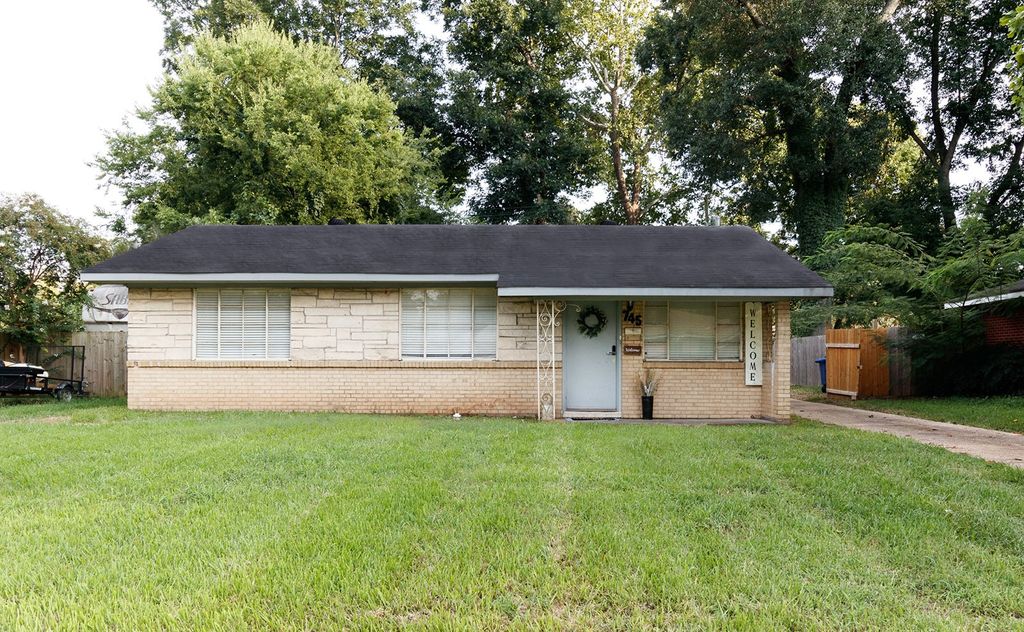 745 E Washington Street, Shreveport, LA 71104