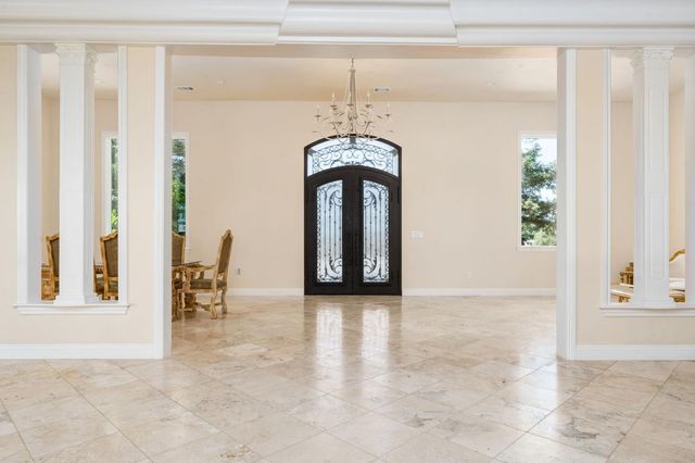 14215 Killarney Drive, Madera, CA 93636