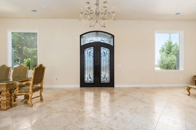 14215 Killarney Drive, Madera, CA 93636