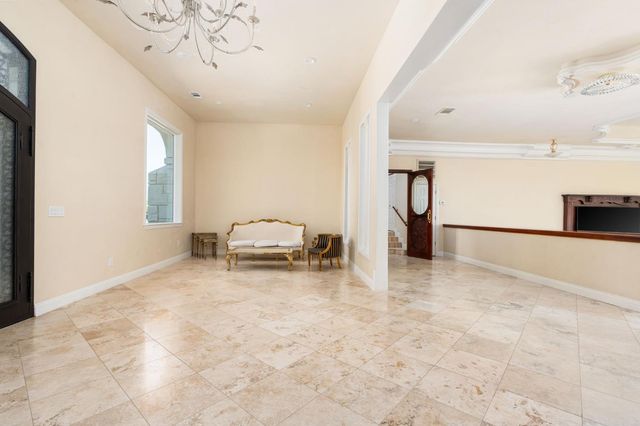 14215 Killarney Drive, Madera, CA 93636