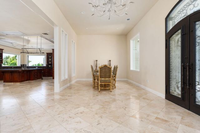 14215 Killarney Drive, Madera, CA 93636