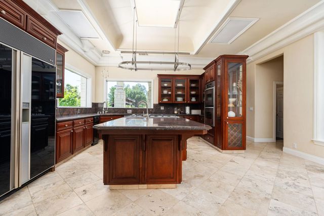 14215 Killarney Drive, Madera, CA 93636