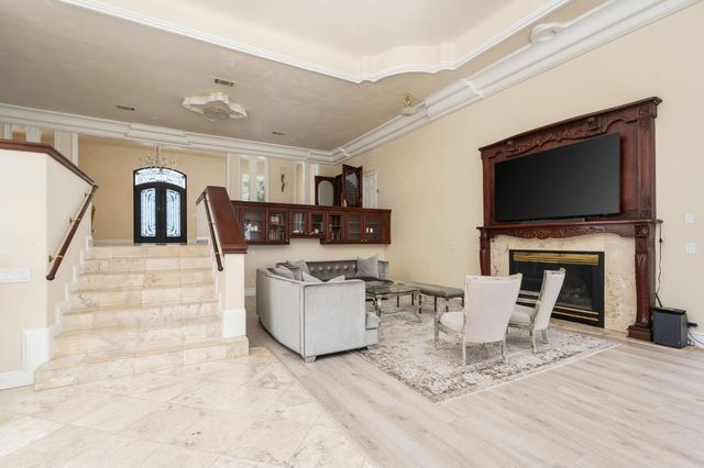 14215 Killarney Drive, Madera, CA 93636