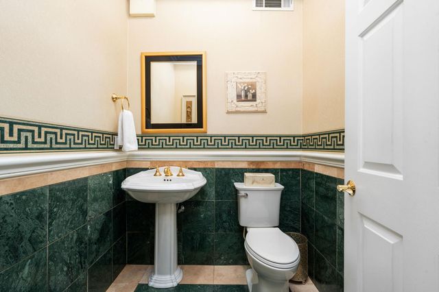 14215 Killarney Drive, Madera, CA 93636