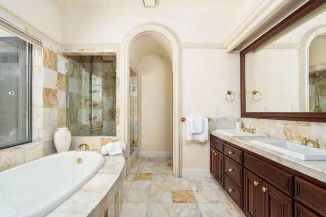 14215 Killarney Drive, Madera, CA 93636