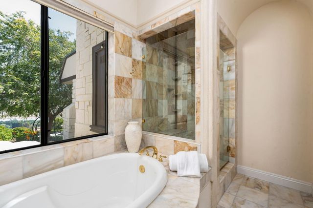 14215 Killarney Drive, Madera, CA 93636