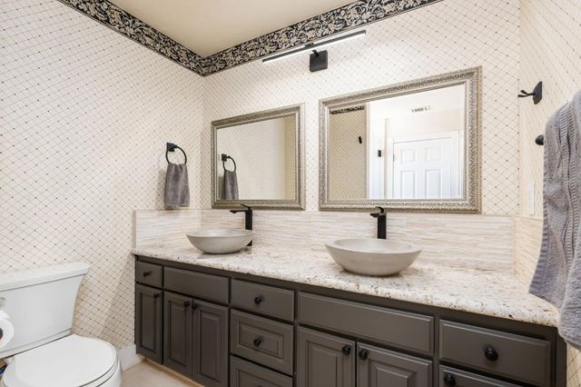 14215 Killarney Drive, Madera, CA 93636