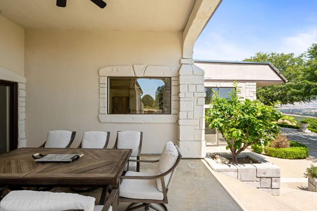 14215 Killarney Drive, Madera, CA 93636