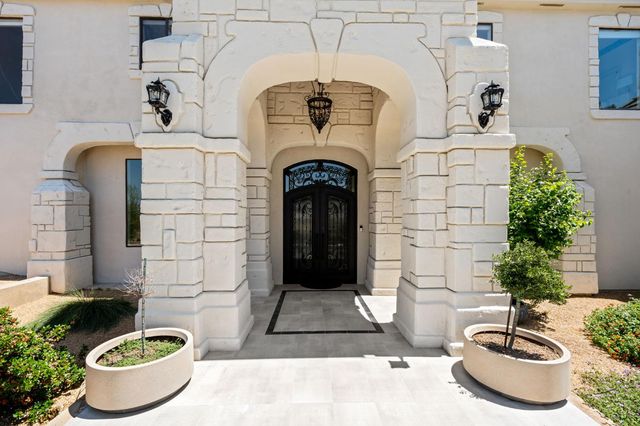 14215 Killarney Drive, Madera, CA 93636