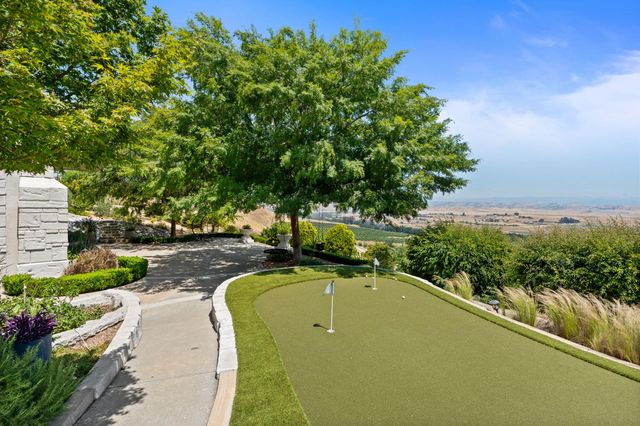 14215 Killarney Drive, Madera, CA 93636