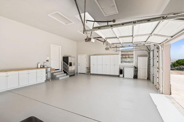 14215 Killarney Drive, Madera, CA 93636