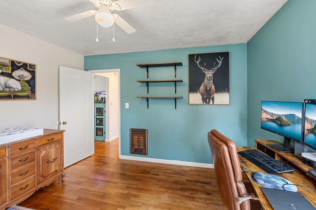 1008 Mount Pitt Avenue, Medford, OR 97501