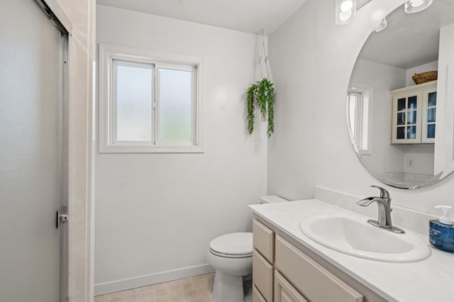 1008 Mount Pitt Avenue, Medford, OR 97501