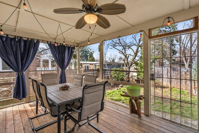 1008 Mount Pitt Avenue, Medford, OR 97501