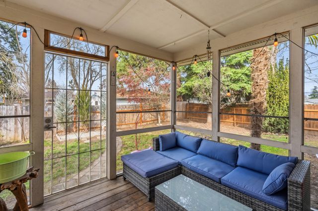 1008 Mount Pitt Avenue, Medford, OR 97501